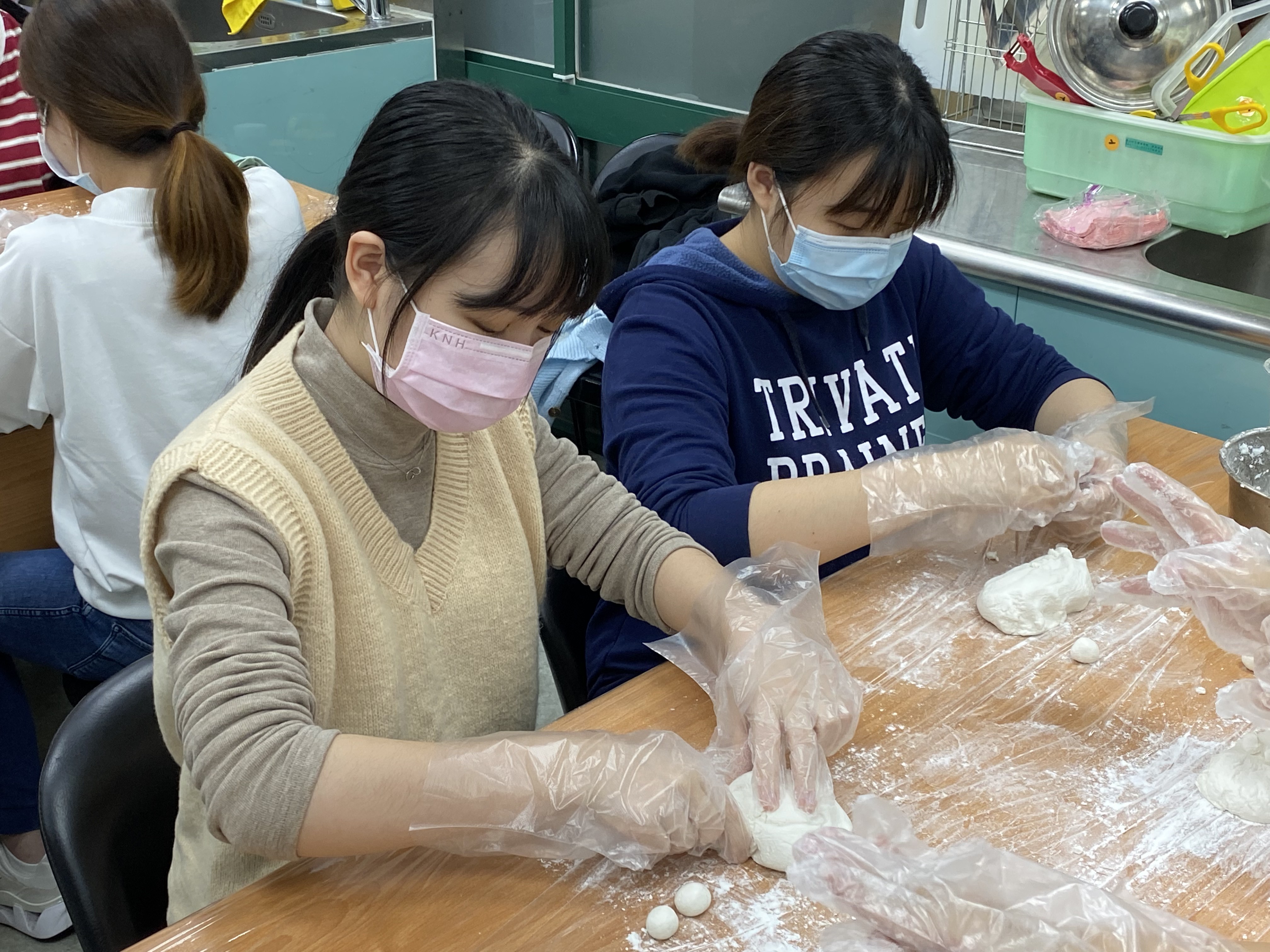 系學會活動-冬我們圓在一起