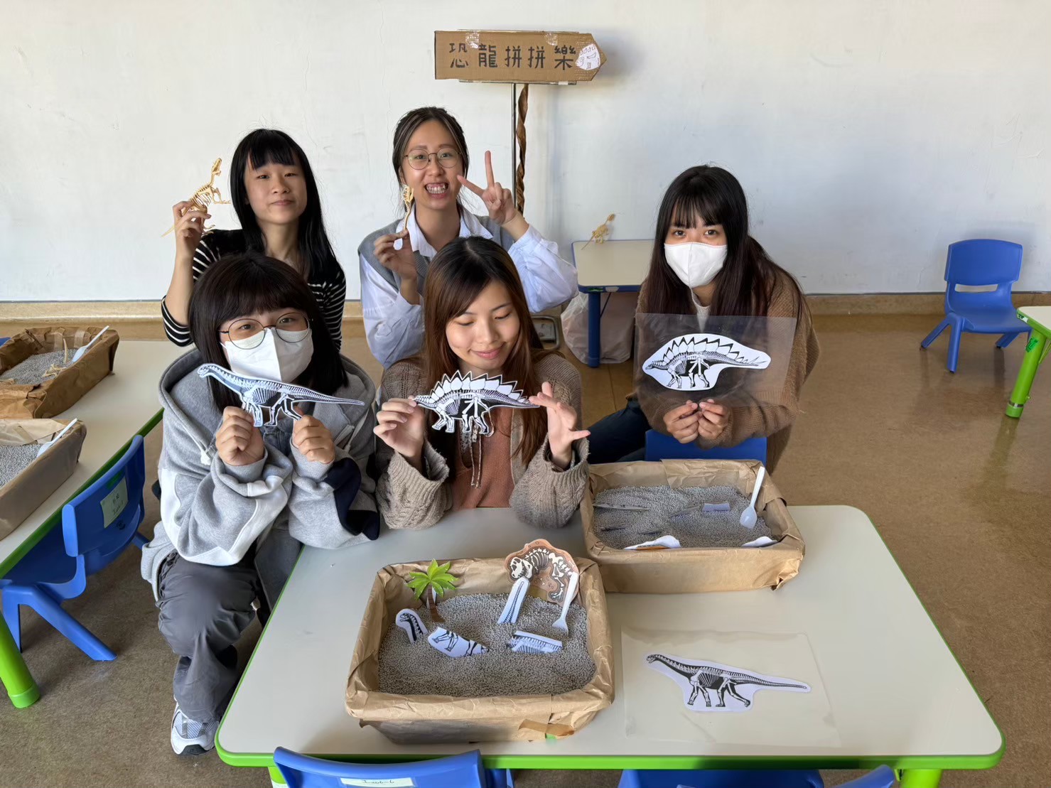 1122二技畢展